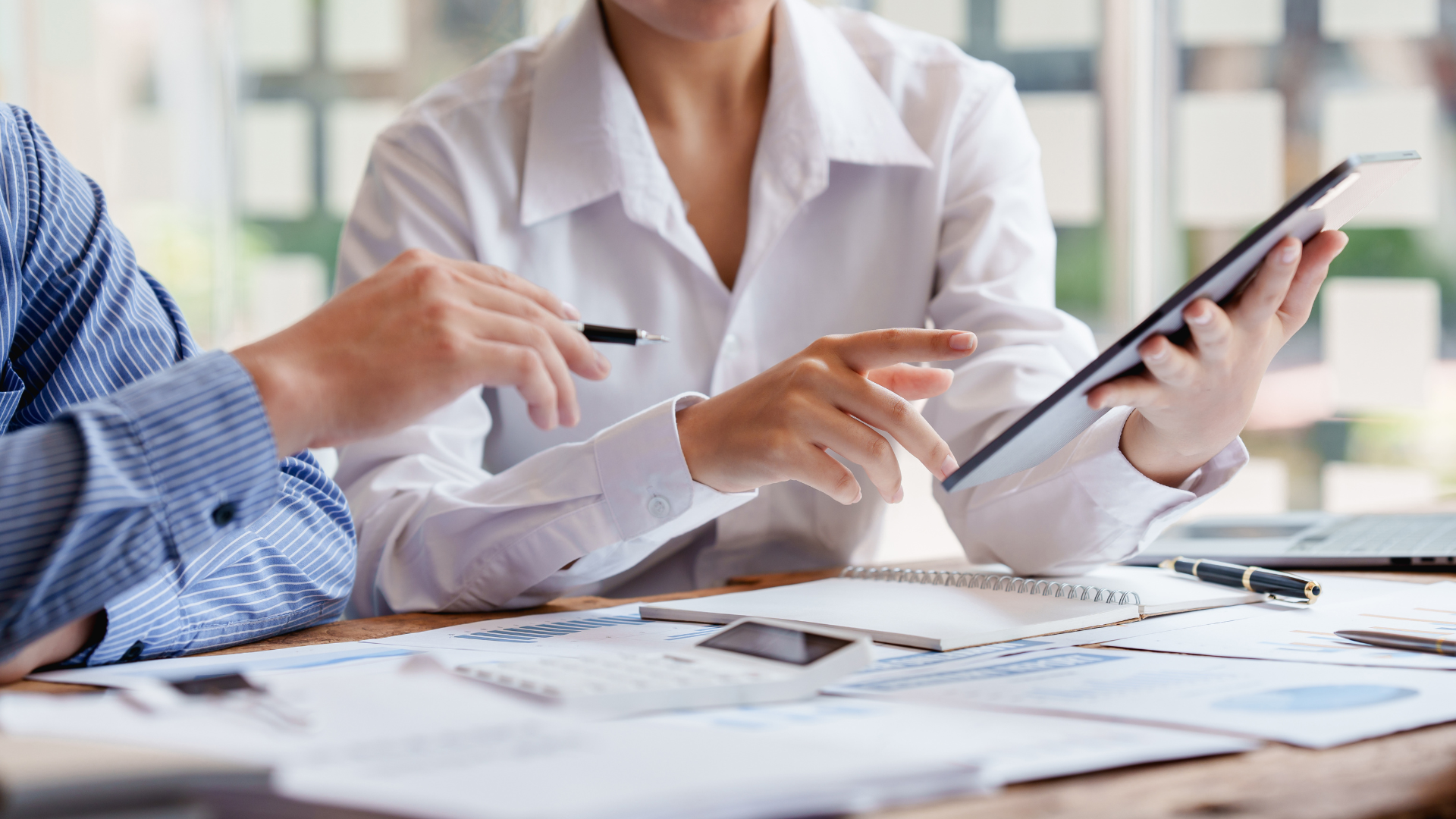 Airport consultants analysing financial data