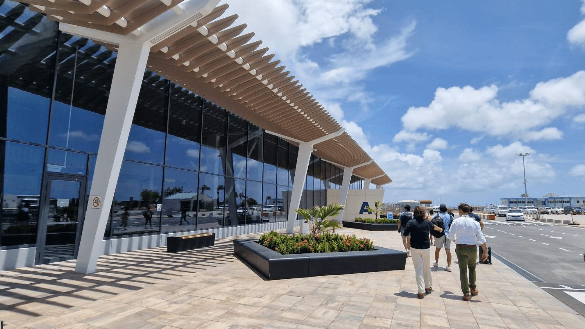 Queen Beatrix International Airport exterior view