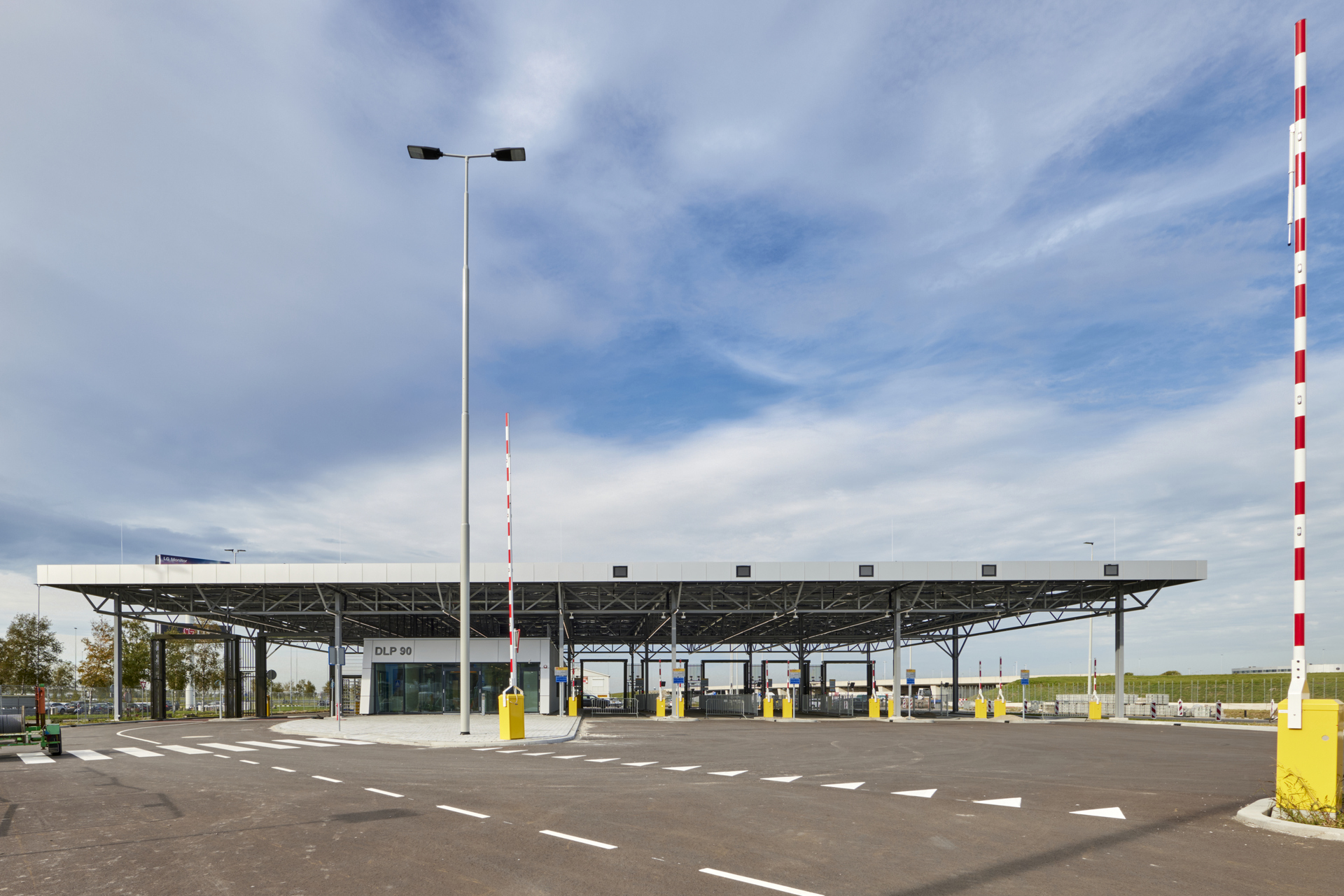 Schiphol Checkpoint 90